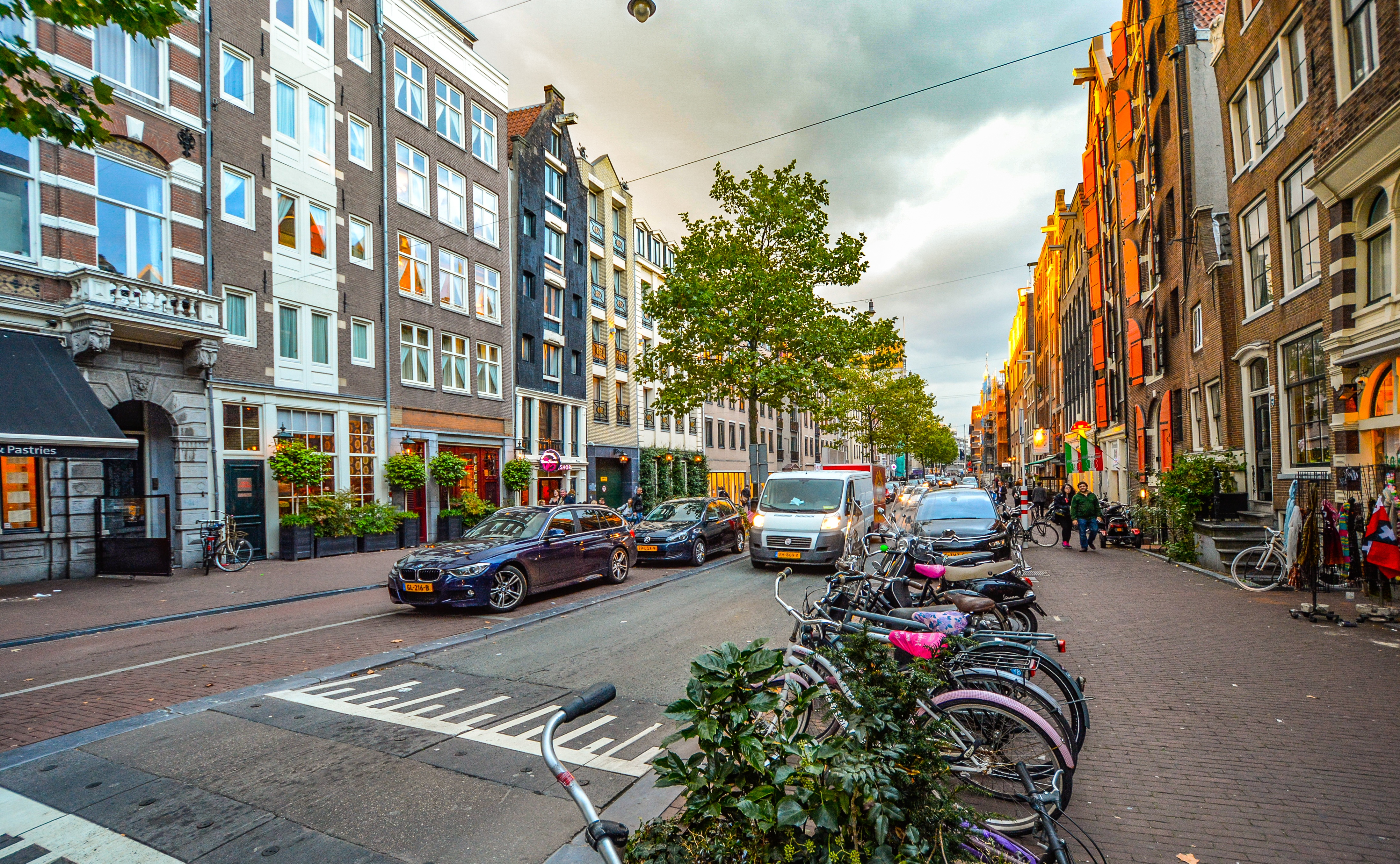 Amsterdam de grootste favoriet onder Nederlandse autohuurders