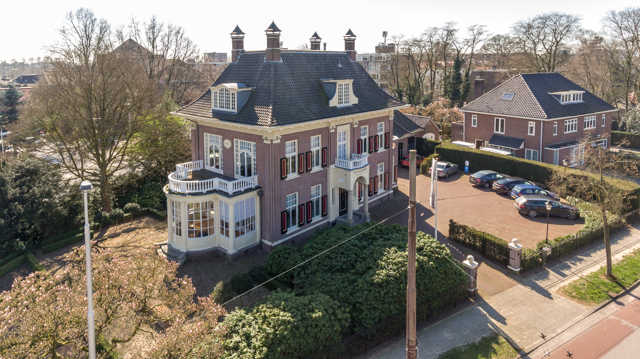 Kantoorvilla Van Lanschot aan Velperweg Arnhem verkocht