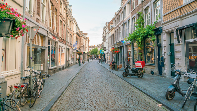 Hoe lang houdt de winkelstraat dit nog vol?