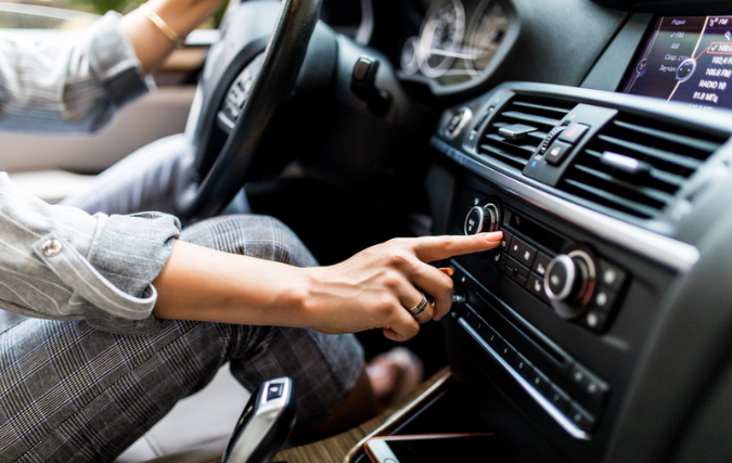 Waarom moet je je airco bijvullen als je zakelijk rijdt?