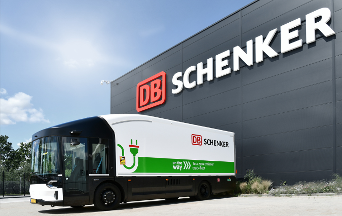 eTrucks voor schonere logistiek:  DB SCHENKER zet eerste Volta Zero truck in  voor Benelux-operatie