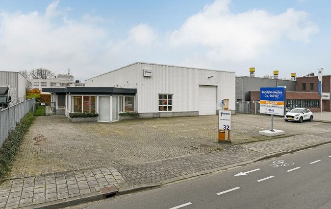 Douma Dak B.V. huurt bedrijfscomplex van ca. 1.000 m² op bedrijventerrein IJsseloord 1