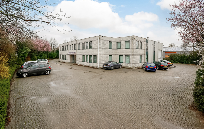 Tendu huurt bedrijfscomplex van ca. 1.350 m² in Zevenaar