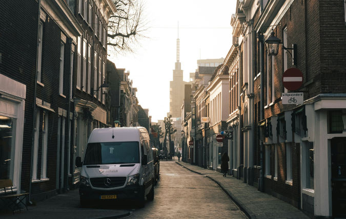 Veiliger onderweg met bedrijfsvoertuigen – het nut van camera’s