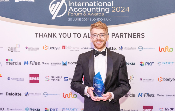 Gerke van Garderen wint Young Professional of the Year award op 14e International Accounting Forum & Awards