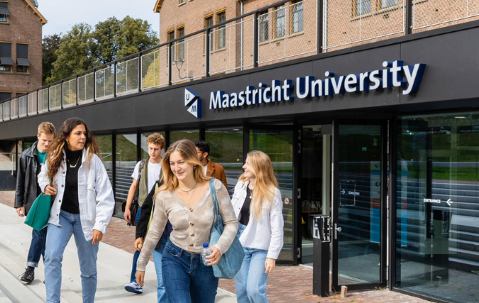 iO verbetert online ervaring Universiteit Maastricht 