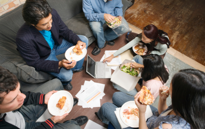 Zakelijk lunch bestellen op het werk