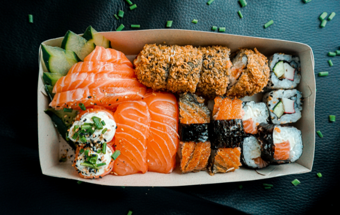 Sushi langer vers houden: De rol van verpakking